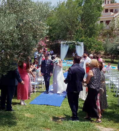 Celebración de boda al aire libre en yeste, en la Sierra del Segura