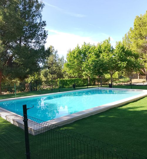 complejo rural en yeste, albacete con piscina y espectaculares zonas verdes